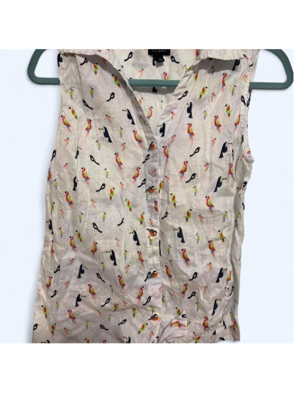 White linen shirt with multicolored bird print and upcycled bird buttons #linenl